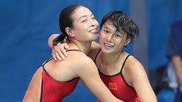 Diving queen Wu Minxia teams up with Shi Tingmao to win women synchronised 3 meter springboard event at the Rio Olympics.