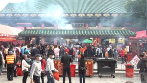 Hongkongers make a wish at Che Kung Temple.
